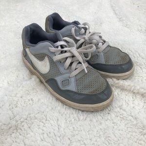 kids nike shoes!